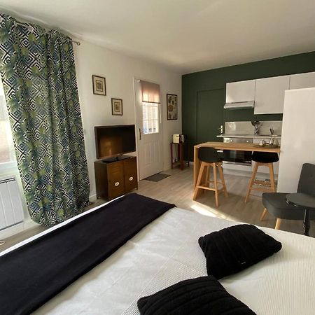 Studio Climatise Dans Un Ancien Domaine Viticole モンペリエ エクステリア 写真