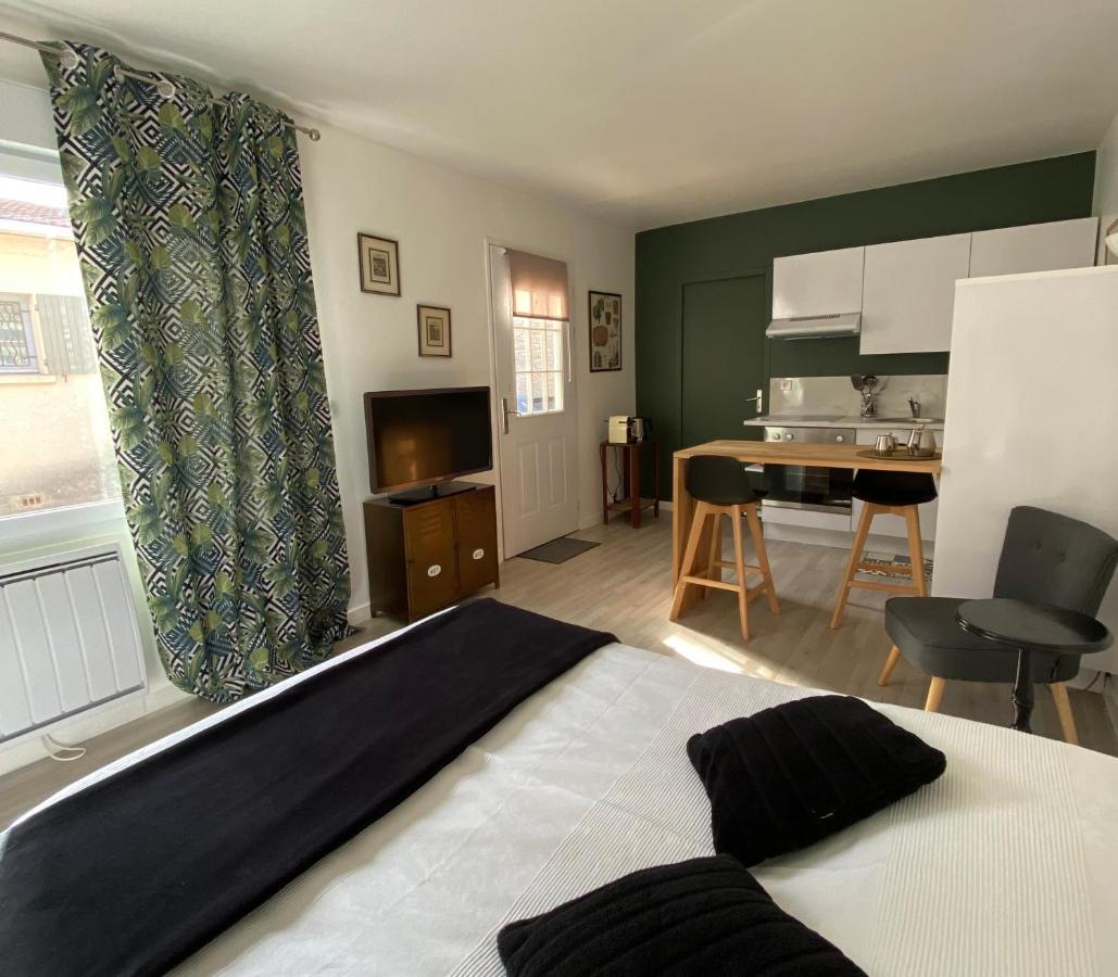 Studio Climatise Dans Un Ancien Domaine Viticole モンペリエ エクステリア 写真